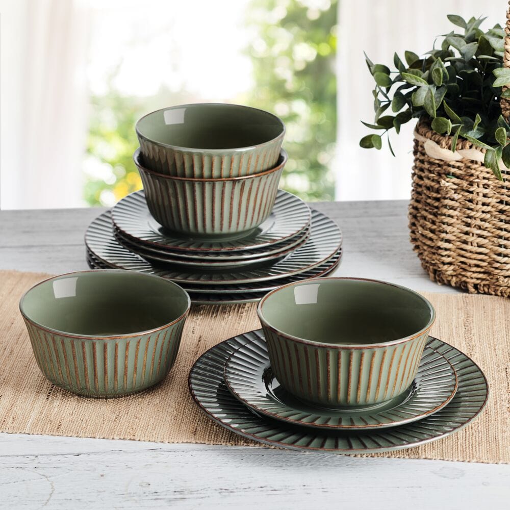 Dannie Green 12 Piece Dinnerware Set, Service For 4