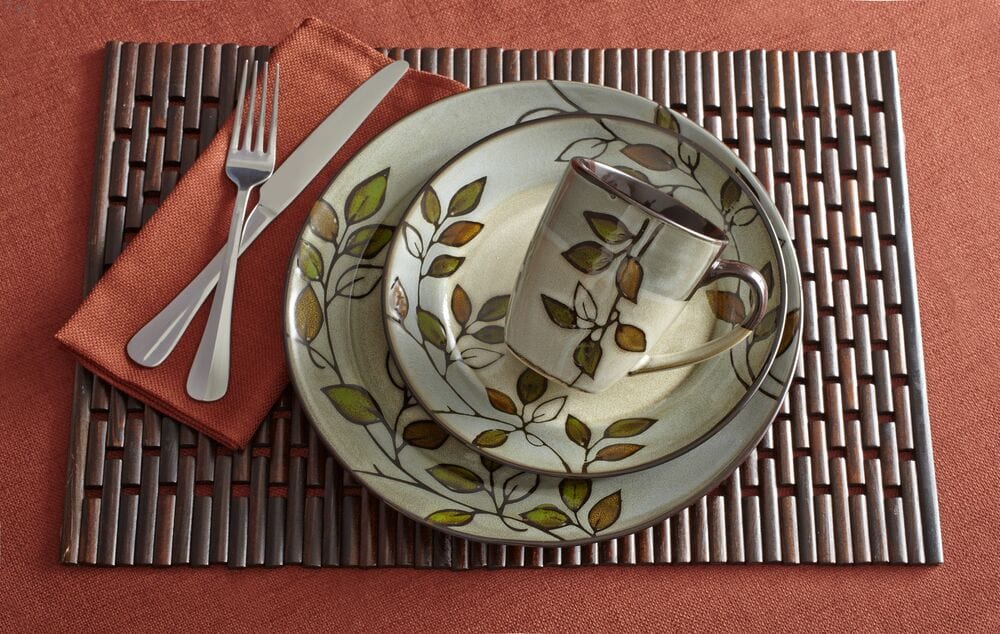 Rustic Leaves Service For 8 With Serveware