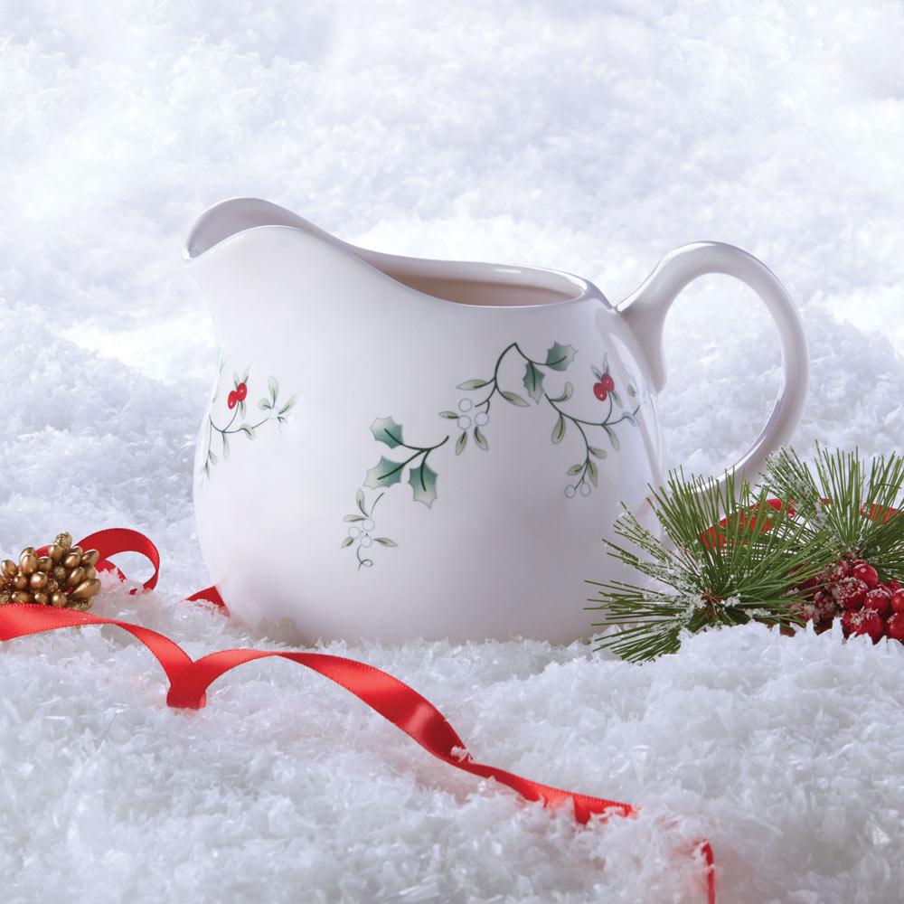 Winterberry Gravy Boat