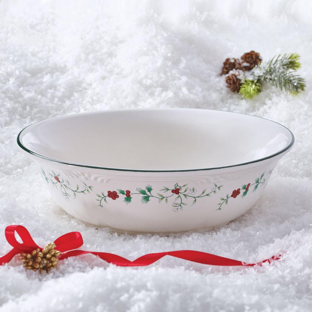 Winterberry Round Serve Bowl