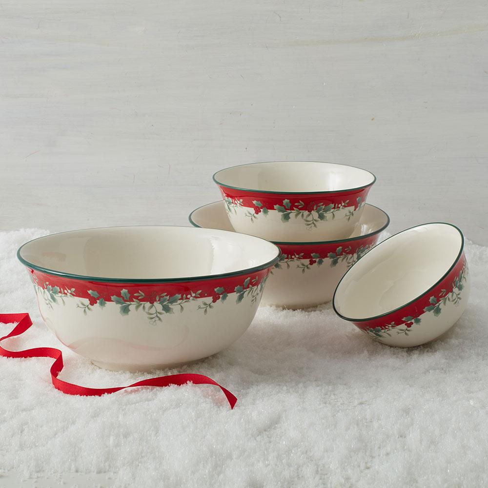 Winterberry Set Of 4 Serving Bowls