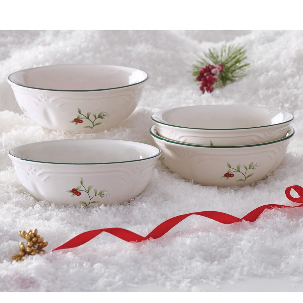 Winterberry Set Of 4 Soup Cereal Bowls