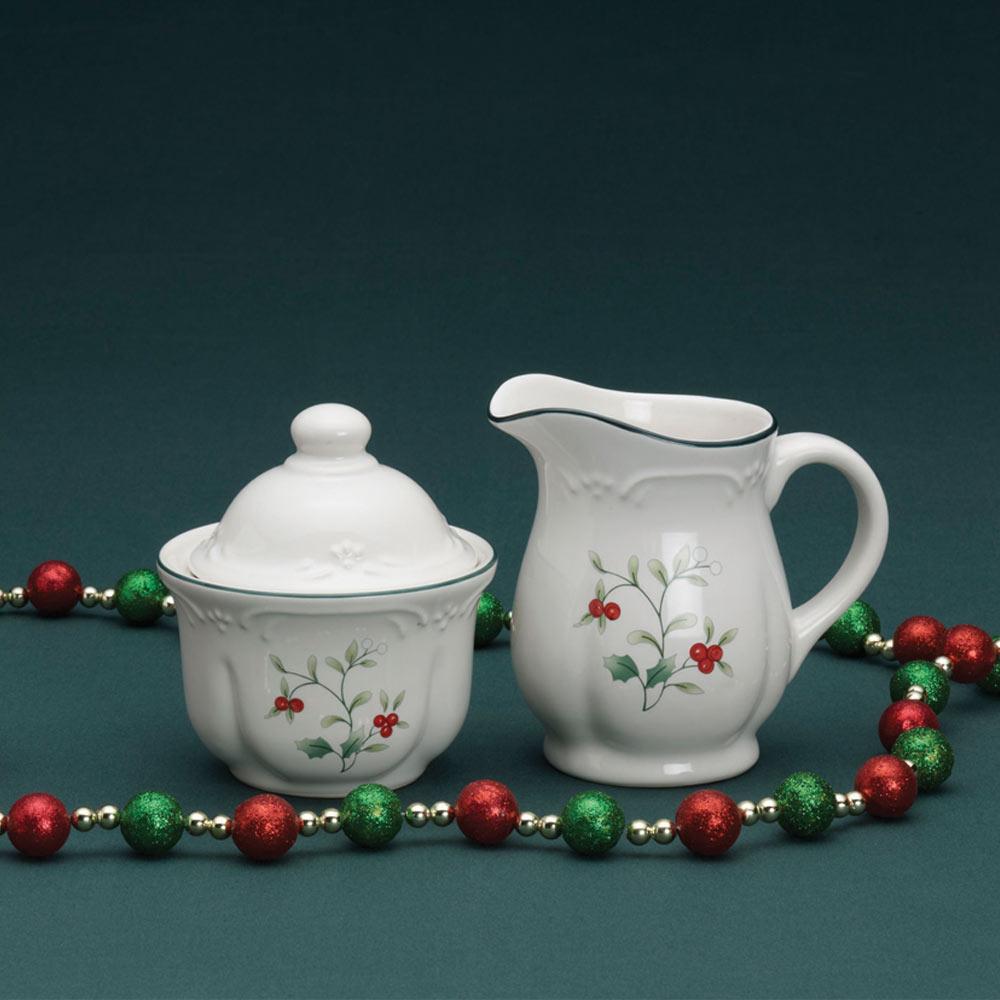 Winterberry Sugar Bowl And Creamer Set