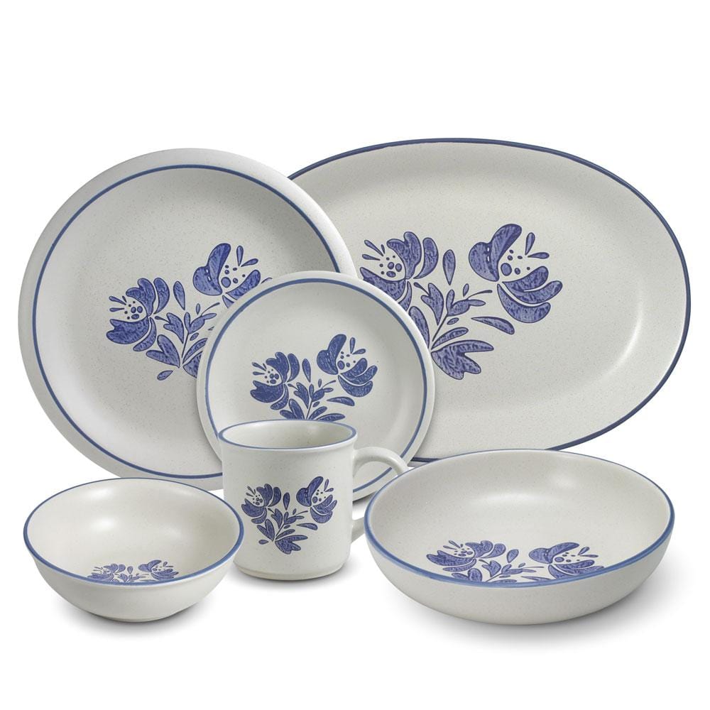 Yorktowne Service For 8 With Serveware